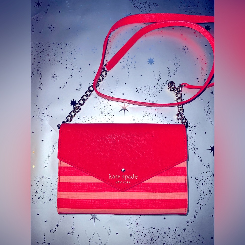 Kate Spade crossbody with removable chain and leather strap. Excellent condition
